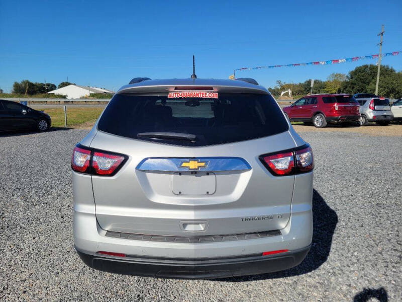 2015 Chevrolet Traverse 2LT photo 3