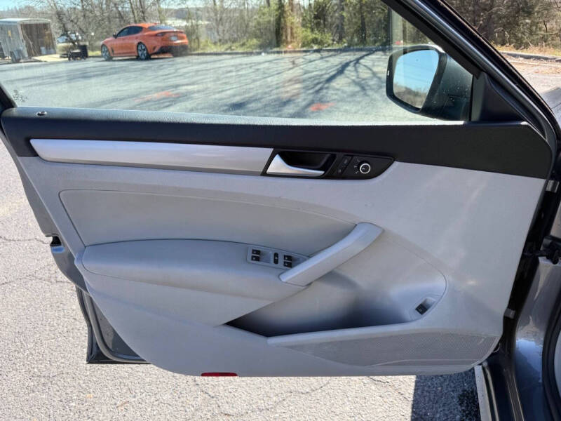 2015 Volkswagen Passat 1.8T Limited Edition