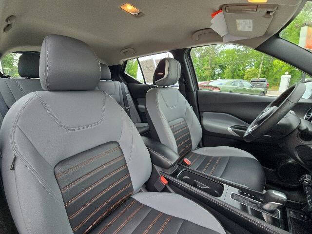 2024 Nissan Kicks SR