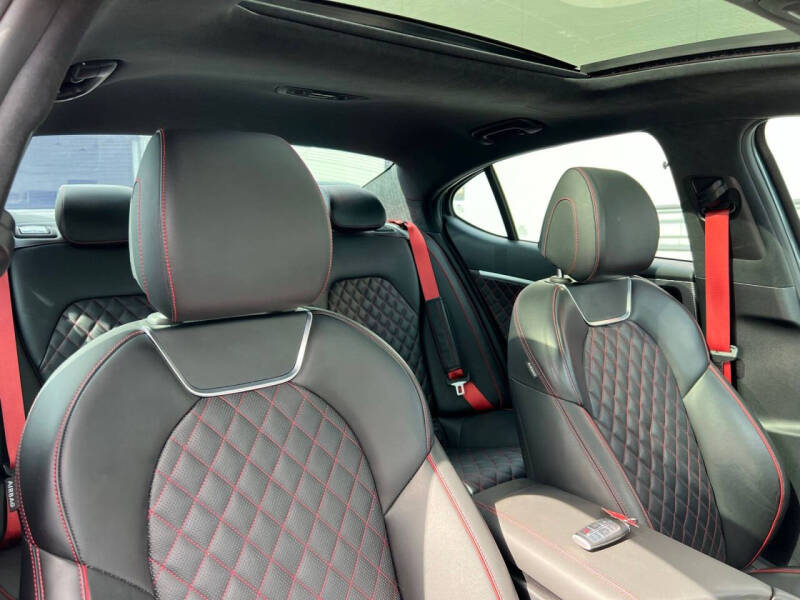2023 Genesis G70