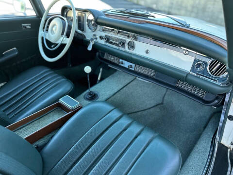 1970 Mercedes-Benz 280-Class