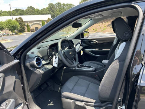 2025 Chevrolet Trax LS