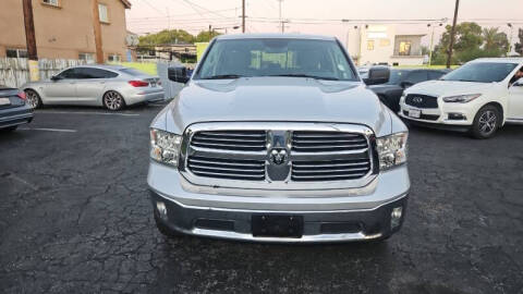 2016 RAM 1500 SLT