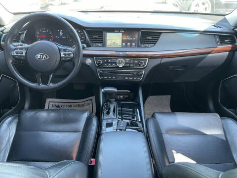 2017 Kia Cadenza Premium