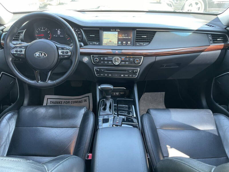 2017 Kia Cadenza Premium