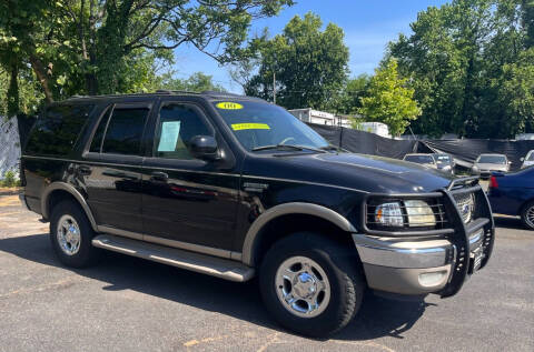 2000 Ford Expedition for sale at PARK AVENUE AUTOS in Collingswood NJ