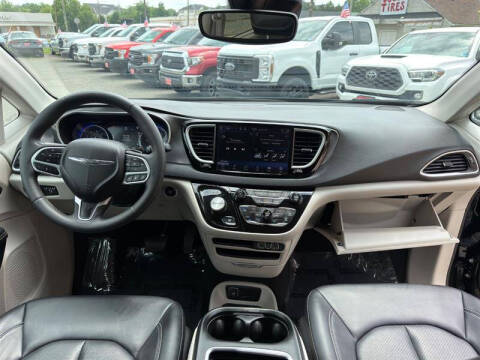 2024 Chrysler Pacifica Touring L