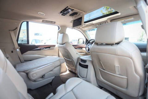 2017 Cadillac Escalade Luxury