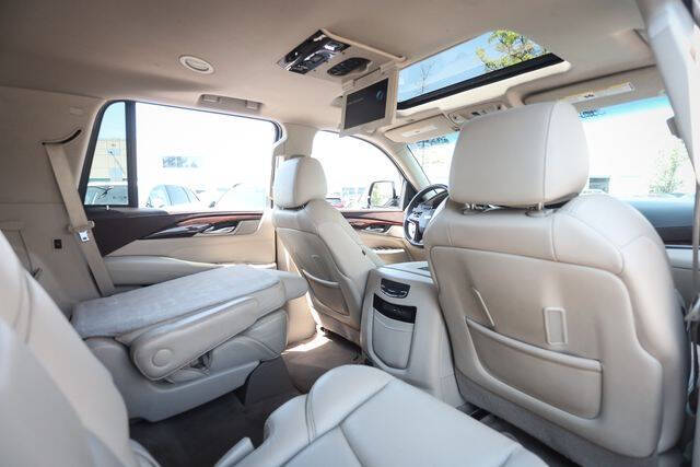 2017 Cadillac Escalade Luxury
