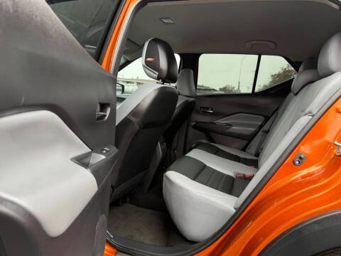 2021 Nissan Kicks SR