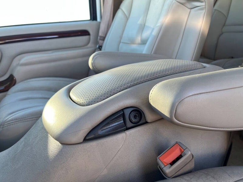 2000 Cadillac Escalade