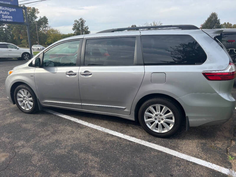 2017 Toyota Sienna XLE 7-Passenger