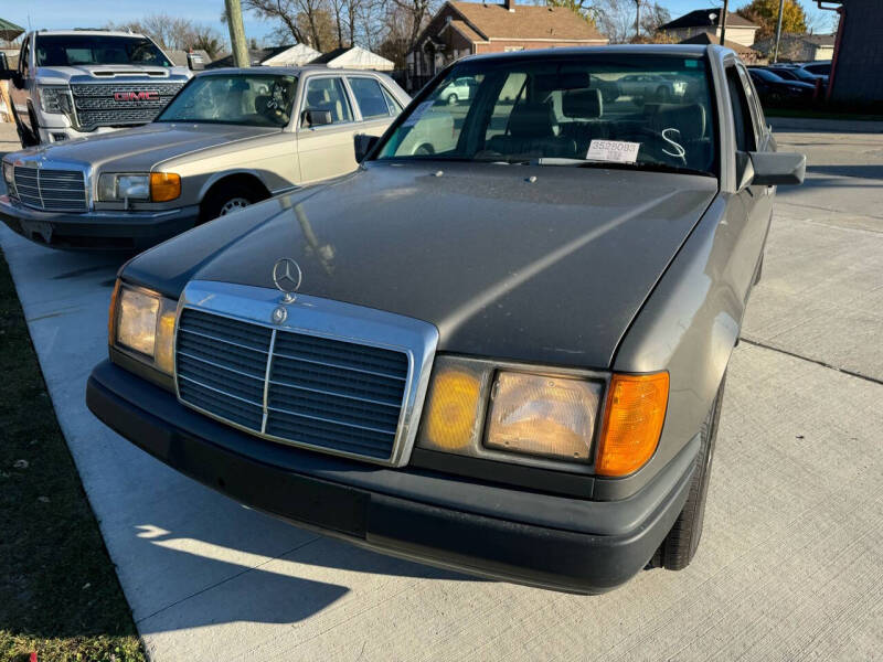 1986 Mercedes-Benz E-Class