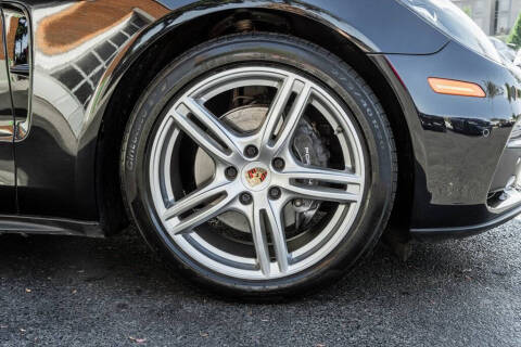 2018 Porsche Panamera 4