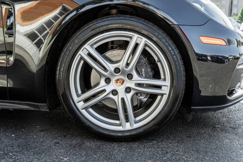 2018 Porsche Panamera 4