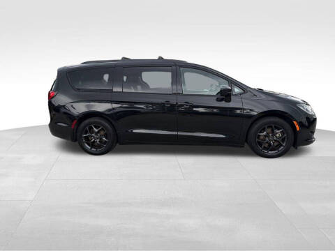 2020 Chrysler Pacifica Touring L Plus