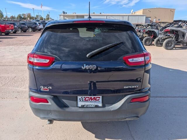 2016 Jeep Cherokee Sport