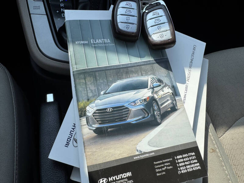 2017 Hyundai Elantra SE