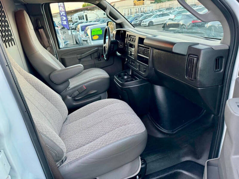 2022 Chevrolet Express 3500