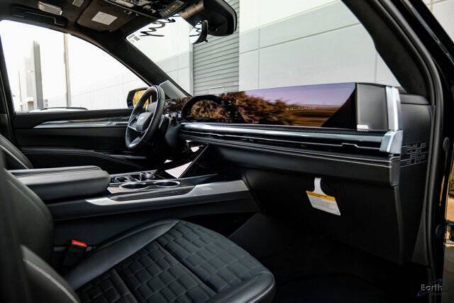 2025 Cadillac Escalade-V