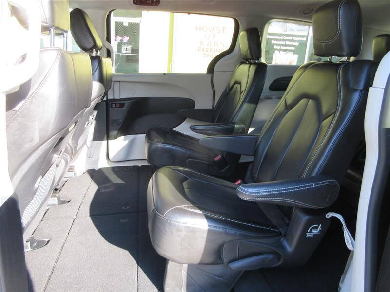 2023 Chrysler Pacifica Touring L