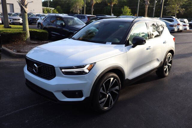 2022 Volvo XC40 T4 R-Design