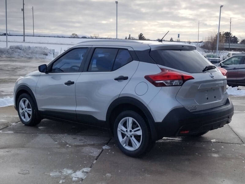 2019 Nissan Kicks S