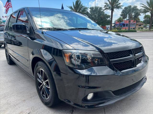 2016 Dodge Grand Caravan  - $15,999