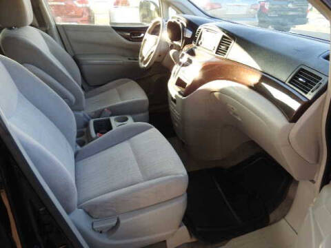 2017 Nissan Quest SV