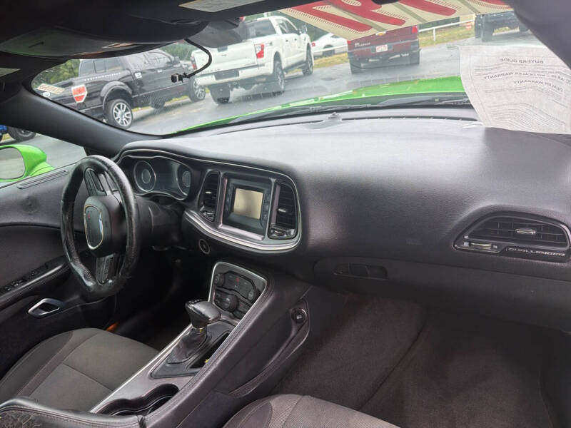 2015 Dodge Challenger SXT