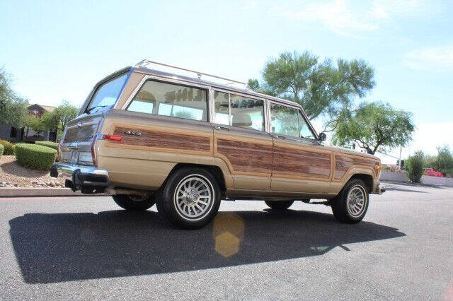 1990 Jeep Grand Wagoneer