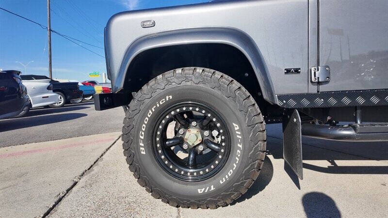 1983 Land Rover Defender