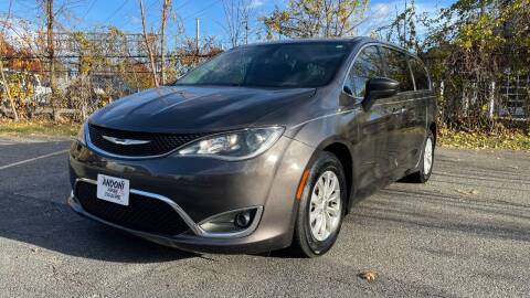 2018 Chrysler Pacifica for sale at ANDONI AUTO SALES in Worcester MA