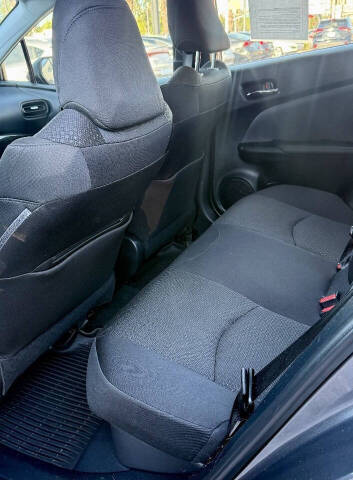 2022 Toyota Prius LE
