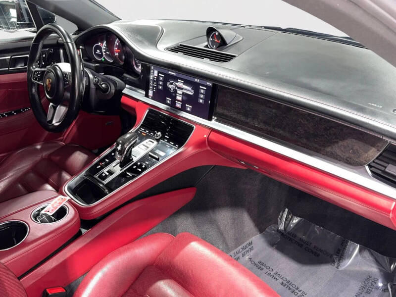 2018 Porsche Panamera