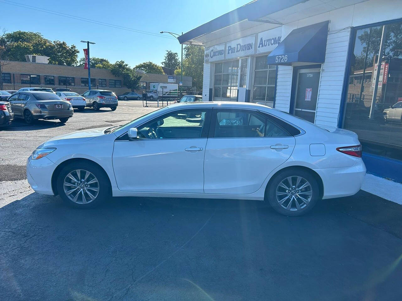 2015 Toyota Camry Hybrid for sale at Chicago Auto House in Chicago, IL