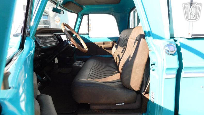 1969 Dodge D200 Pickup