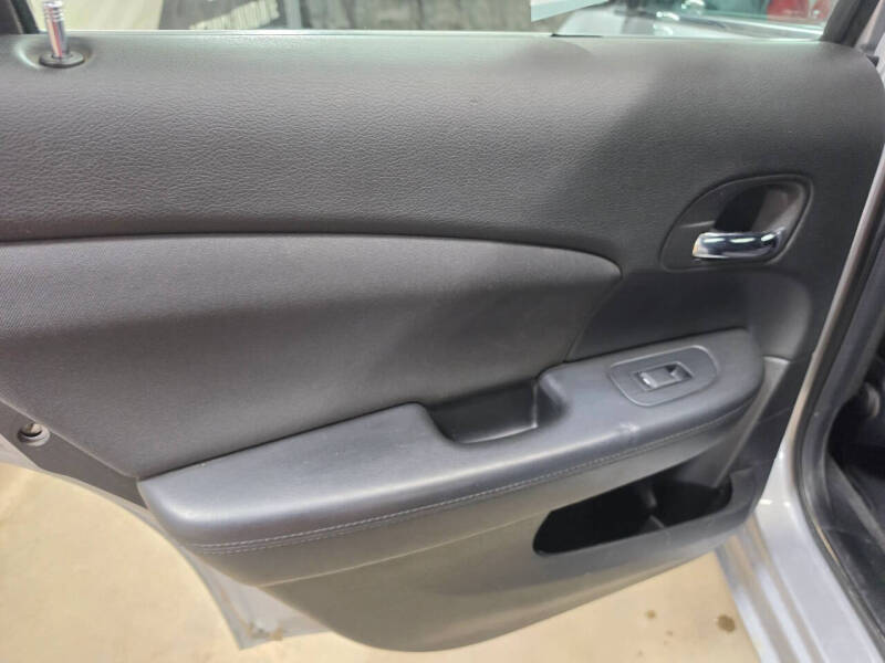 2013 Chrysler 200 LX