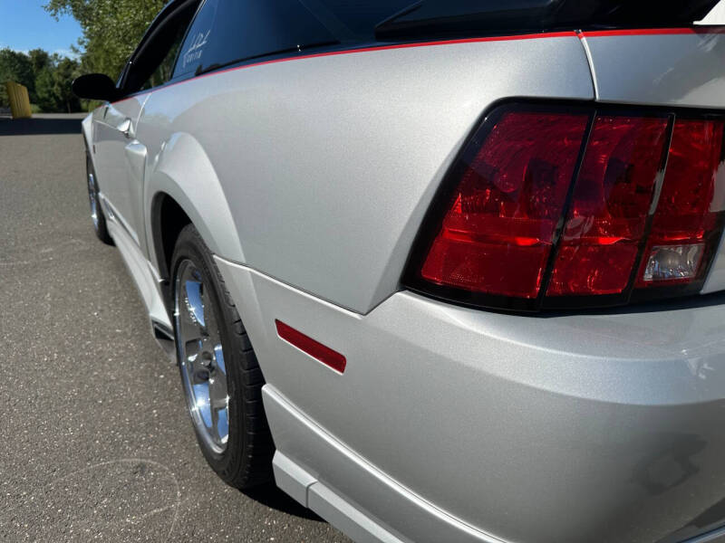 2004 Ford Mustang GT Deluxe