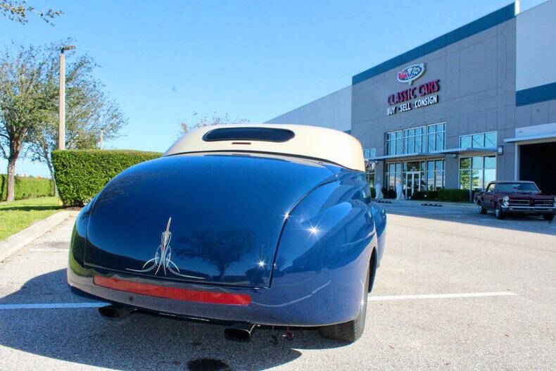 1946 Ford Super Deluxe