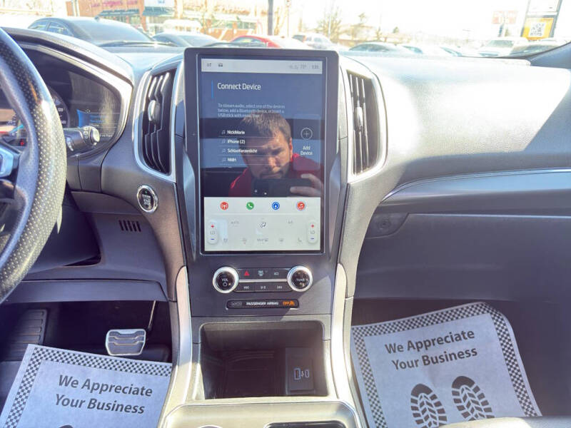 2022 Ford Edge SEL