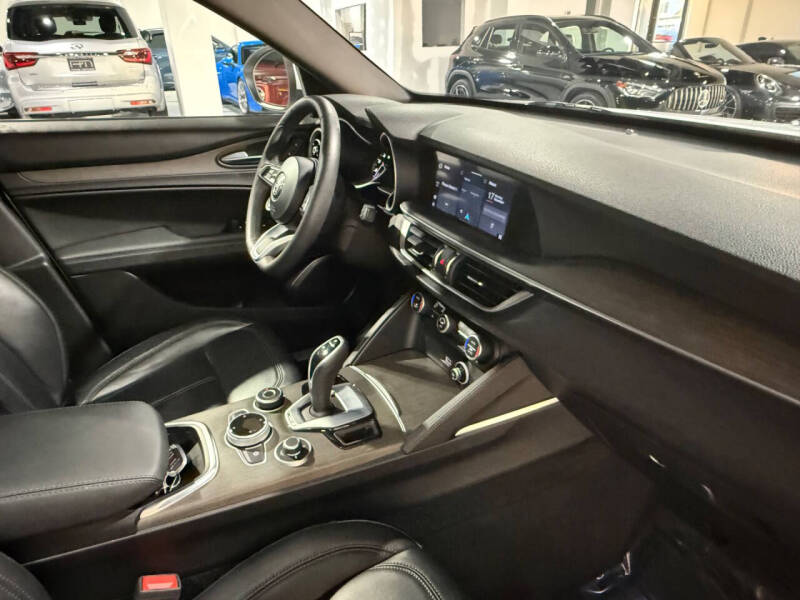 2022 Alfa Romeo Stelvio Ti