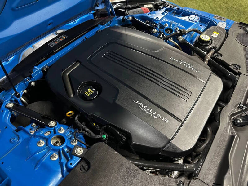 2019 Jaguar F-TYPE P300