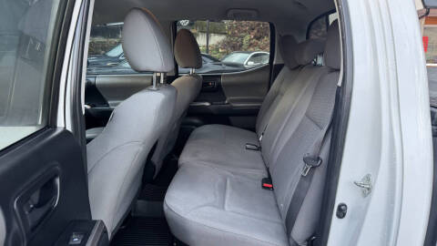 2017 Toyota Tacoma SR5 V6