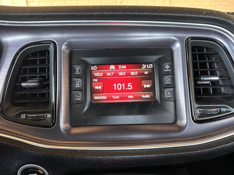 2017 Dodge Challenger SXT