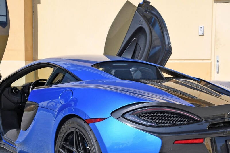 2016 McLaren 570S Base photo 9