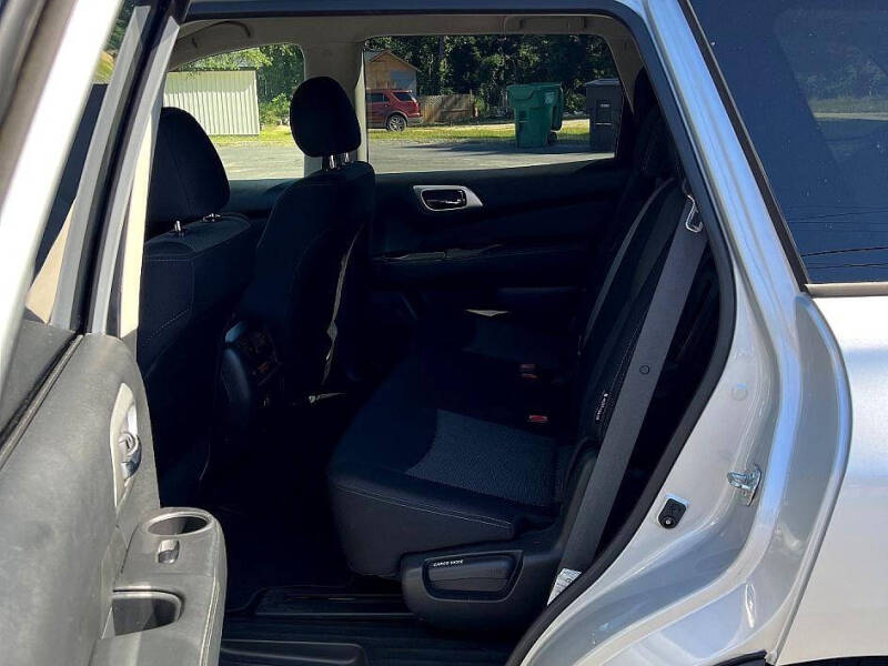 2019 Nissan Pathfinder SV