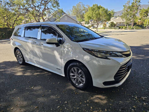 2021 Toyota Sienna LE 8-Passenger