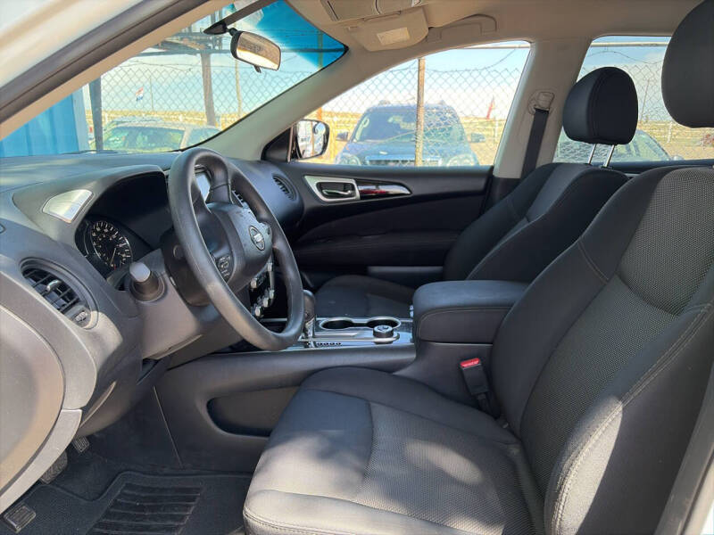 2017 Nissan Pathfinder S