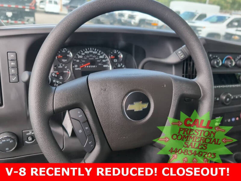 2025 Chevrolet Express 3500